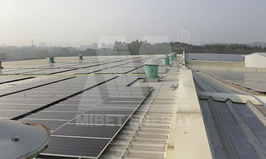 清遠卡諾亞家居屋頂彩鋼瓦項目