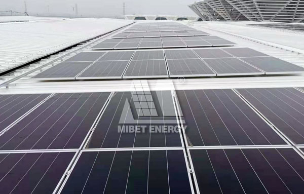 彩鋼瓦屋頂光伏電站的安裝與運(yùn)維要考慮什么？
