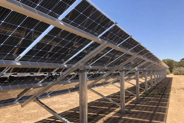 雙面太陽(yáng)能電池板有什么優(yōu)勢(shì)？發(fā)電效率提升多少？