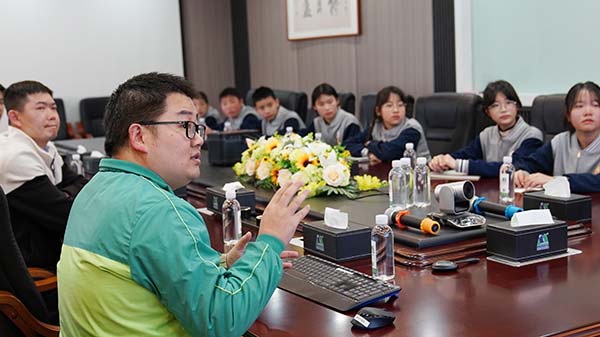 邁貝特攜手青少年探索綠色智造工廠