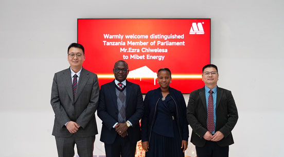 李良邦先生與坦桑尼亞能源部長(zhǎng)特別代表、國(guó)會(huì)議員Mr.Ezra合影